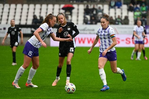 Jaqueline Meißner Google Pixel Frauen Bundesliga SGS Essen Vfl Wolfsburg 04 10 2025 Jaqueline Meißner SGS Essen google Pixel Frauen Bundesliga, 05 Matchday, SGS Essen vs VfL Wolfsburg on October 04, 2025 at Stadion an der Hafenstraße, Essen Final Score 0 8 in front of 2 023 spectators