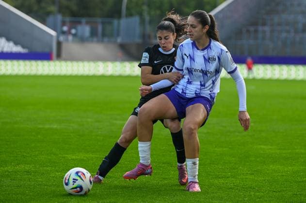 Laureta Elmazi Google Pixel Women Bundesliga SGS Essen Vfl Wolfsburg 04 10 2025 Laureta Elmazi SGS Essen google Pixel Women Bundesliga, 05 Matchday, SGS Essen vs VfL Wolfsburg on 04 October 2025 at Stadion an der Hafenstraße, Essen Final Score 0 8 in front of 2 023 spectators