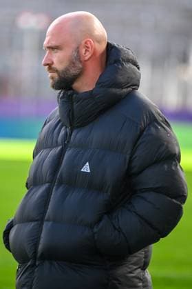Coach Stephan Lerch google pixel women Bundesliga SGS Essen Vfl Wolfsburg 04 10 2025 VfL Wolfsburg Coach Stephan Lerch VfL Wolfsburg google pixel women Bundesliga, 05 Matchday, SGS Essen vs VfL Wolfsburg on October 04, 2025 at Stadion an der Hafenstraße, Essen Final Score 0 8 in front of 2 023 spectators