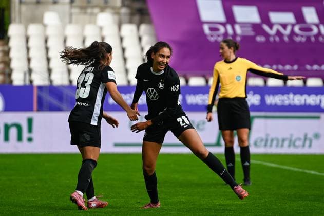Cora Zicai Google Pixel Women Bundesliga SGS Essen Vfl Wolfsburg 04 10 2025 Goal celebration by Cora Zicai VfL Wolfsburg google Pixel Women Bundesliga, 05 Matchday, SGS Essen vs VfL Wolfsburg on October 04, 2025 at Stadion an der Hafenstraße, Essen Final Score 0 8 in front of 2 023 spectators
