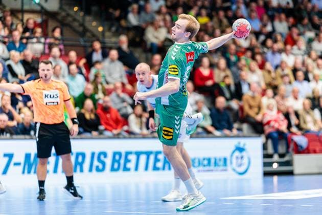 Florian Kranzmann GWD Minden, 05 on seven-meter 7 meter throw GER, GWD Minden vs TBV Lemgo Lippe, Handball, 1 Bundesliga, 7 Matchday, Season 2025 2026, 04 10 2025 GER, GWD Minden vs TBV Lemgo Lippe, Handball, 1 Bundesliga, 7 Matchday, Season 2025 2026, 04 10 2025 Luebbecke Copyright: xEibner-Pressefoto JanxRollingerx EP_JSK