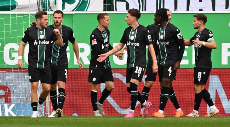 05 10 2025 Soccer Season 2025 2026 2 Soccer Bundesliga 08 Matchday SpVgg Greuther Fürth Kleeblatt Hannover 96 H96 Sportfoto Zink xwoxzix DFL regulations prohibit any use of photographs as image sequences and or quasi video only for editorial use Torjubel Jubel nach Treffer Torschuß zum 0 1 durch Benjamin Källman 9, Hannover 96 H96