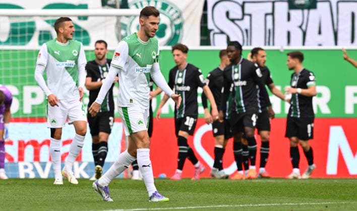 05 10 2025 Soccer Season 2025 2026 2 Soccer Bundesliga 08 Matchday SpVgg Greuther Fürth Kleeblatt Hannover 96 H96 Sportfoto Zink xwoxzix DFL regulations prohibit any use of photographs as image sequences and or quasi video only for editorial use Branimir Hrgota 10, SpVgg Greuther Fürth disappointed disappointment behind goal celebration jubilation joy after scoring goal shot to 0 1 by Benjamin Källman 9, Hannover 96 H96