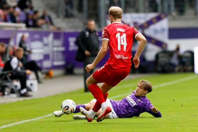 Soccer 3 Liga 10 Matchday , Erzgebirge Aue Rot Weiss Essen on 05 10 2025 at the Erzgebirgsstadion in Aue Lukas Brumme Rot Weiss Essen