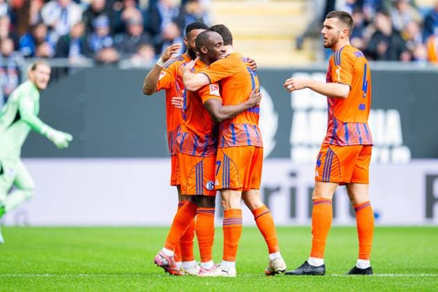 05 10 2025 Soccer, 2025 2026, 2 Bundesliga, Matchday 8, DSC Arminia Bielefeld FC Schalke 04 M Christopher Antwi Adjei Schalke cheers after his goal to 0 1 DFL REGULATIONS PROHIBIT ANY USE OF PHOTOGRAPHS AS IMAGE SEQUENCES AND OR QUASI VIDEO