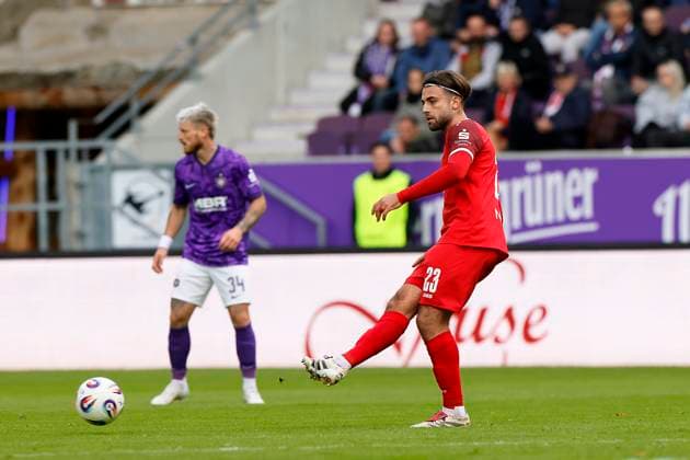 Soccer 3 Liga 10 Matchday , Erzgebirge Aue Rot Weiss Essen on 05 10 2025 at the Erzgebirgsstadion in Aue Jose Enrique Rios Alonso Rot Weiss Essen