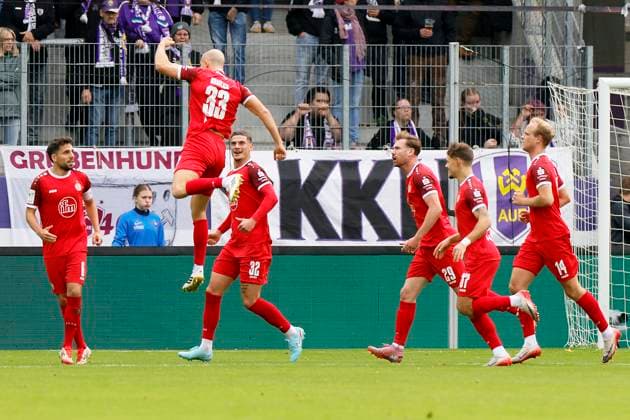 Soccer 3 Liga 10 Matchday , Erzgebirge Aue Rot Weiss Essen on 05 10 2025 at Erzgebirgsstadion in Aue Goal celebration Rot Weiss Essen