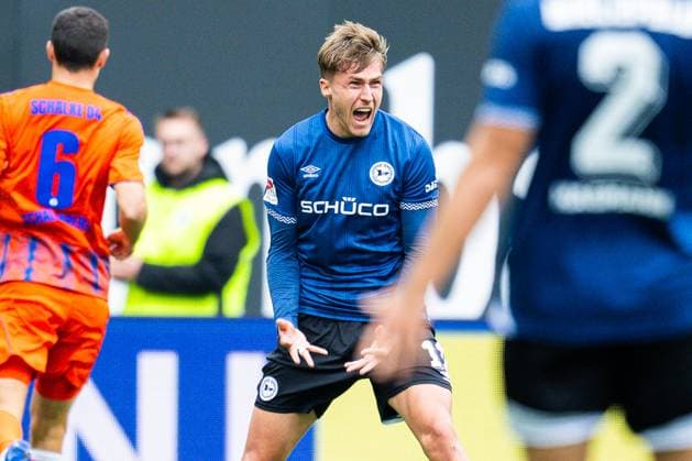 05 10 2025 Soccer, 2025 2026, 2 Bundesliga, 8 Matchday, DSC Arminia Bielefeld FC Schalke 04 Joel Grodowski Bielefeld DFL REGULATIONS PROHIBIT ANY USE OF PHOTOGRAPHS AS IMAGE SEQUENCES AND OR QUASI VIDEO