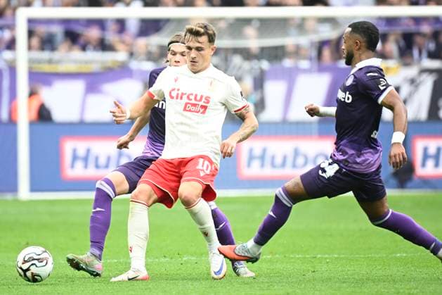 RSC Anderlecht v Standard de Liege - Jupiler Pro League ANDERLECHT, BELGIUM - OCTOBER 05 : Ayensa Eckert Dennis forward of Standard de Liege in action during the Jupiler Pro League match between RSC Anderlecht and Standard de Liege on October 5, 2025 in Anderlecht, Belgium, 05 10 2025 Anderlecht Belgium  Copyright: xPeterxDexVoechtx