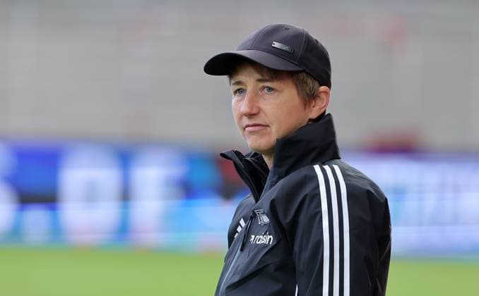 Coach Ailien Poese Portrait Portrait Single image close up Sport Football Soccer Womens Bundesliga 5 Matchday Season 2025 2026 05 10 2025 1 FC Union Berlin vs SC Freiburg SCF DFL regulations prohibit any use of photographs as image sequences and or quasi video