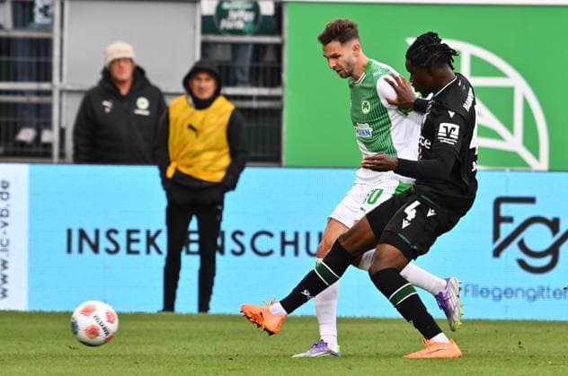 05 10 2025 Soccer Season 2025 2026 2 Soccer Bundesliga 08 Matchday SpVgg Greuther Fürth Kleeblatt Hannover 96 H96 Sportfoto Zink xwoxzix DFL regulations prohibit any use of photographs as image sequences and or quasi video only for editorial use Branimir Hrgota 10, SpVgg Greuther Fürth Hendry Blank 4, Hannover 96 H96