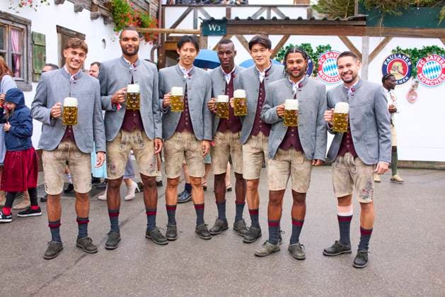Football, FC Bayern Munich at the Oktoberfest