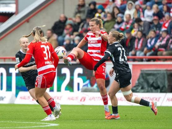 Soccer, Women, Season 2025 2026, Google Pixel Women Bundesliga 5 Matchday , 1 FC Union Berlin SC Freiburg v l Tanja Pawollek 1 Women 1 FC Union , Dina Orschmann 1 Women 1 FC Union , Sophie Nachtigall SC Freiburg , 05 10 2025, Copyright: xMatthiasxKochx