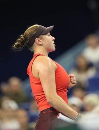 (251005) -- BEIJING, Oct. 5, 2025 -- Amanda Anisimova celebrates scoring during the women s singles final match between Amanda Anisimova of the United States and Linda Noskova of the Czech Republic at 2025 China Open tennis tournament in Beijing, China, Oct. 5, 2025. ) (SP)CHINA-BEIJING-TENNIS-CHINA OPEN-WOMEN S SINGLES-FINAL (CN) BaixXuefei 