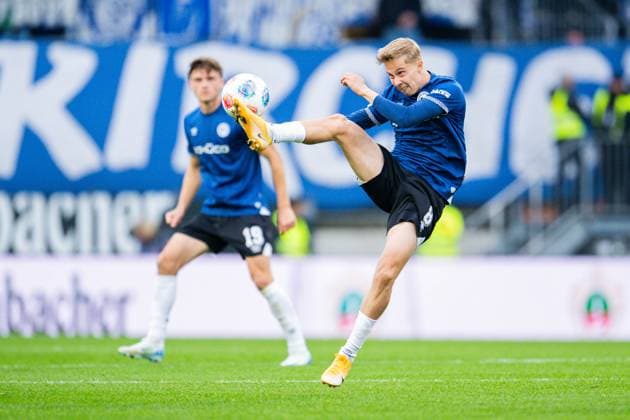 05 10 2025 Soccer, 2025 2026, 2 Bundesliga, 8 Matchday, DSC Arminia Bielefeld FC Schalke 04 Sam Schreck Bielefeld DFL REGULATIONS PROHIBIT ANY USE OF PHOTOGRAPHS AS IMAGE SEQUENCES AND OR QUASI VIDEO