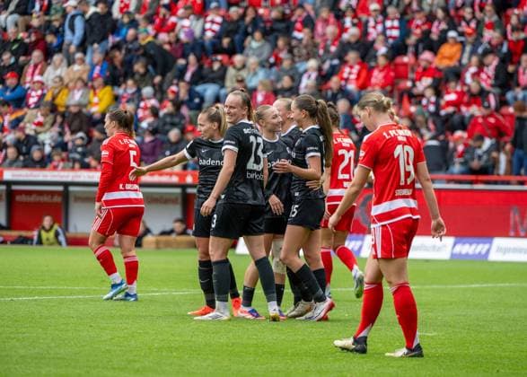 Soccer, Women, Season 2025 2026, Google Pixel Women Bundesliga 5 Matchday , 1 FC Union Berlin SC Freiburg, Luca Birkholz 23, SC Freiburg , cheering after goal to 0 2, right Samantha Steuerwald 1 Women 1 FC Union , 05 10 2025, Copyright: xMatthiasxKochx