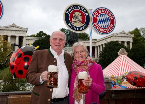 Honorary President, Ulrich, Uli Hoeness and wife Susanne, Portrait, Portrait, Football FC Bayern Munich traditional visit to the Munich Oktoberfest, Wiesn, Volksfest 05 10 2025 PHOTO via Mladen Lackovic LakoPress