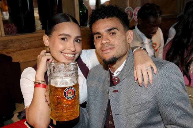 Luis Diaz Ms. Geraldine Ponce, Photo by Alexander Hassenstein Getty Images for Paulaner via Mladen Lackovic MUNICH, GERMANY OCTOBER 05 of FC Bayern München attends the Oktoberfest at Kaefer Schaenke on October 05, 2025 in Munich, Germany Photo by Alexander Hassenstein Getty Images for Paulaner