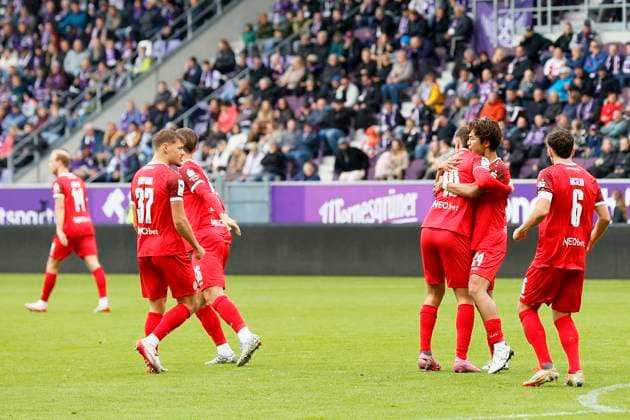 Soccer 3 Liga 10 Matchday , Erzgebirge Aue Rot Weiss Essen on 05 10 2025 at Erzgebirgsstadion in Aue Goal celebration Rot Weiss Essen