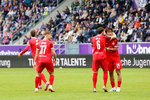 Soccer 3 Liga 10 Matchday , Erzgebirge Aue Rot Weiss Essen on 05 10 2025 at Erzgebirgsstadion in Aue Goal celebration Rot Weiss Essen