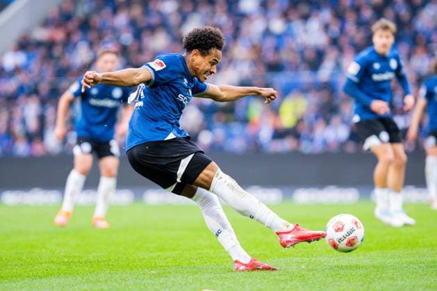 05 10 2025 Soccer, 2025 2026, 2 Bundesliga, 8 Matchday, DSC Arminia Bielefeld FC Schalke 04 Monju Momuluh Bielefeld DFL REGULATIONS PROHIBIT ANY USE OF PHOTOGRAPHS AS IMAGE SEQUENCES AND OR QUASI VIDEO