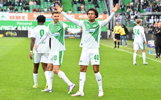 05 10 2025 Soccer season 2025 2026 2 Soccer Bundesliga 08 Matchday SpVgg Greuther Fürth Kleeblatt Hannover 96 H96 Sportfoto Zink xwoxzix DFL regulations prohibit any use of photographs as image sequences and or quasi video only for editorial use Torjubel Jubel nach Treffer Torschuß zum 2 2 durch David Abrangao 40, SpVgg Greuther Fürth