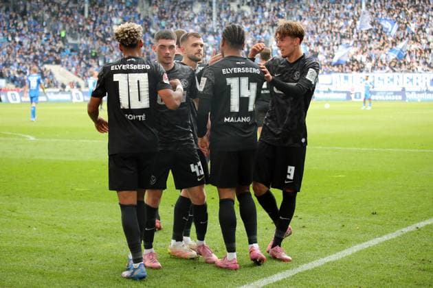 05 10 2025, xmohx, Fußball 2 Bundesliga, 1 FC Magdeburg SV Elversberg v l Torjubel nach dem Tor zum celebrating the goal celebrate 0 4 Jarzinho Malanga SV Elversberg DFL DFB REGULATIONS PROHIBIT ANY USE OF PHOTOGRAPHS as IMAGE SEQUENCES and or QUASI VIDEO Magdeburg