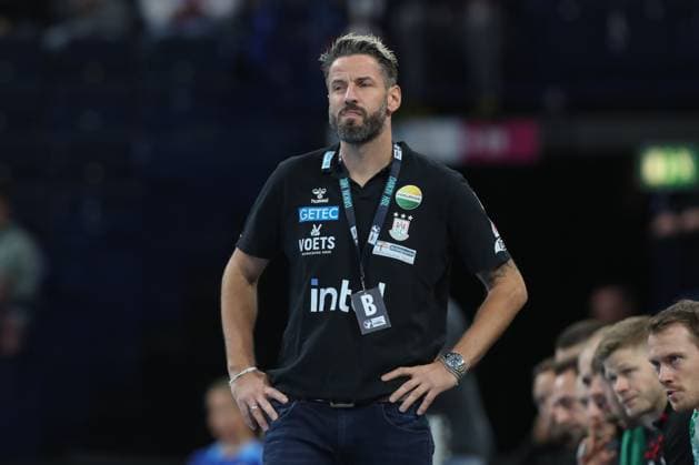 05 10 2025, xtgx, Handball Sport Verein SC Magdeburg v l Bennet Wiegert Magdeburg, Trainer Hamburg
