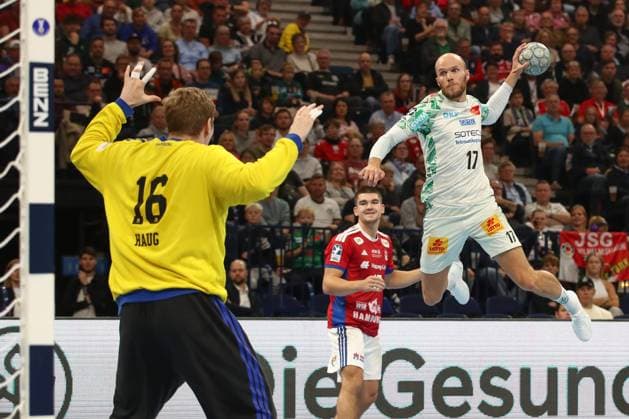 05 10 2025, xtgx, Handball Sport Verein SC Magdeburg v l Tim Hornke Magdeburg, 17 wirft Tor, Torschuetze, erzielt Tor, Treffer, scores the goal Hamburg