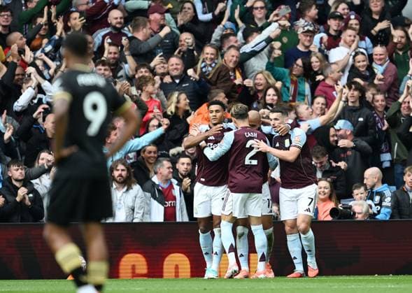 Donyell Malen of Aston Villa celebrates after scoring the team s first goal Aston Villa v Burnley, Premier League, Football, Villa Park, Birmingham, UK - 05 Oct 2025Birmingham Villa Park United Kingdom EDITORIAL USE ONLY No use with unauthorised audio, video, data, fixture lists, club league logos or live services. Online in-match use limited to 120 images, no video emulation. No use in betting, games or single club league player publications. Copyright: xAnnaxGowthorpe Shutterstockx 15515860t