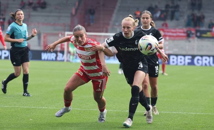 Lisa Heiseler, Meret Felde duel match scene Action Sport Football Soccer Womens Bundesliga 5 Matchday Season 2025 2026 05 10 2025 1 FC Union Berlin vs SC Freiburg SCF DFL regulations prohibit any use of photographs as image sequences and or quasi video