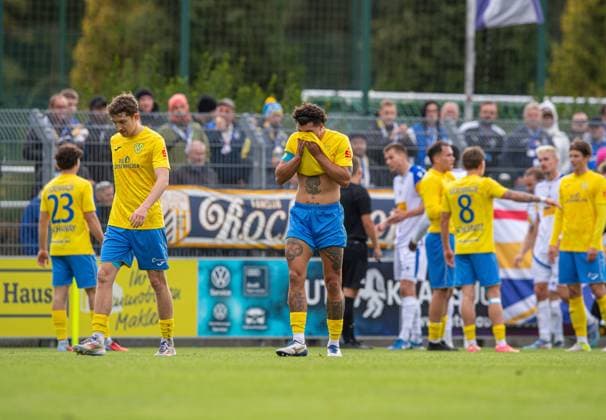 Soccer, Men, Season 2025 2026, Regionalliga Nordost 11 Matchday , FSV 63 Luckenwalde FC Carl Zeiss Jena, f l Sofiene Jannene Luckenwalde , Andreas Pollasch Luckenwalde , 05 10 2025, Copyright: xSebastianxRäppold MatthiasxKochx