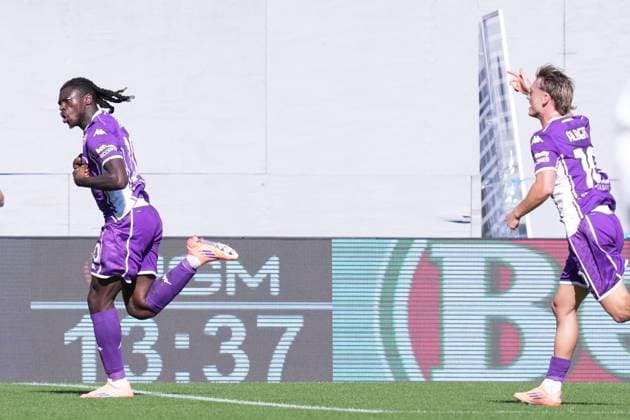 Fiorentina s Moise Kean celebrates after scoring during the Serie A EniLive soccer match between Fiorentina and Roma at the Artemio Franchi stadium in Florence, Italy - Sunday October 5, 2025 - Soccer ( Photo by Alfredo Falcone LaPresse )  Copyright: xAlfredoxFalcone LaPressex