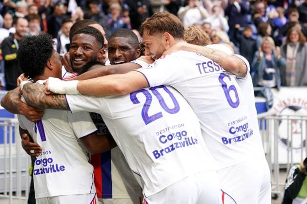 Olympique Lyonnais v Toulouse FC - Ligue 1 McDonald s 2025 2026 06 Tanner TESSMANN (ol) - 98 Ainsley MAITLAND NILES (ol) - 22 Clinton MATA PEDRO LOURENCO (ol) during the Ligue 1 McDonald s match between Lyon and Toulouse at Groupama Stadium on October 5, 2025 in Lyon, France. Lyon France  Copyright: xFEPx 776348149