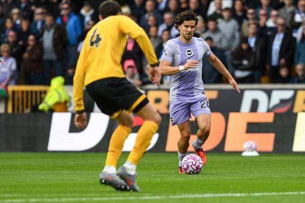 Wolverhampton Wanderers v Brighton & Hove Albion, English Premier League, Football, Molineux, Wolverhampton, UK - 5 October 2025 Brighton & Hove Albion s Ferdi Kadioglu sprints forward with the ball , UK NEWSPAPERS OUT Copyright: xRichardxBowcottx