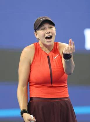 (251005) -- BEIJING, Oct. 5, 2025 -- Amanda Anisimova reacts during the women s singles final match between Amanda Anisimova of the United States and Linda Noskova of the Czech Republic at 2025 China Open tennis tournament in Beijing, China, Oct. 5, 2025. ) (SP)CHINA-BEIJING-TENNIS-CHINA OPEN-WOMEN S SINGLES-FINAL (CN) BaixXuefei 
