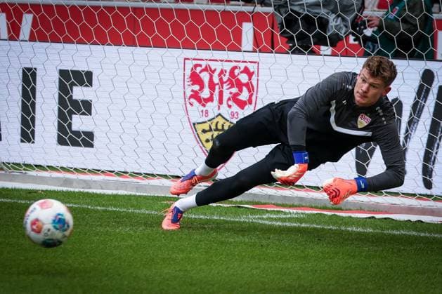 Alexander Nuebel 33 VfB Stuttgart warm up, VfB Stuttgart vs 1 FC Heidenheim 1846, DFL, Bundesliga, Saison 2025 2026, MHP Arena, Hinrunde, 6 Spieltag, 05 10 2025 DFB regulations prohibit any use of photographs as image sequences and or quasi video Stuttgart Baden Wuerttemberg Germany Copyright: xkolbert-press MartinxAgüerax