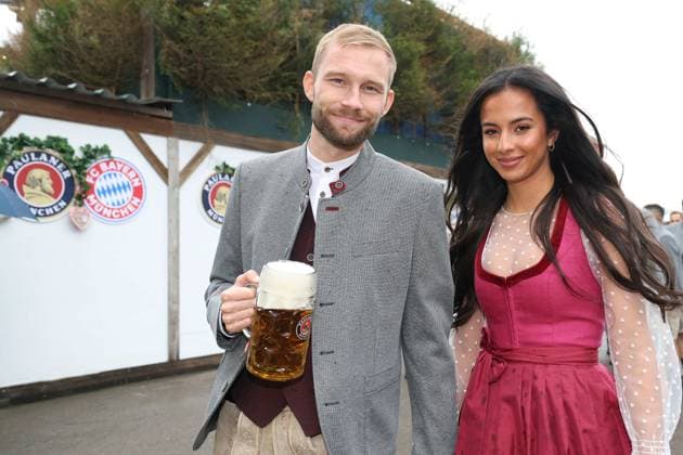 FC Bayern at the Oktoberfest 2025 Konrad LAIMER Bayern Muenchen with wife Ines Sarah, with Mass beer soccer FC Bayern Muenchen, traditional Oktoberfest visit in the Kaefer Schaenke on 05 10 2025 in Munich Germany Pool photo FCBayernMuenchen via SVEN SIMON Fotoagentur Muenchen Bayern Germany Poolfoto SvenSimon-FC Bayern Muenchen AG ,EDITORIAL USE ONLY
