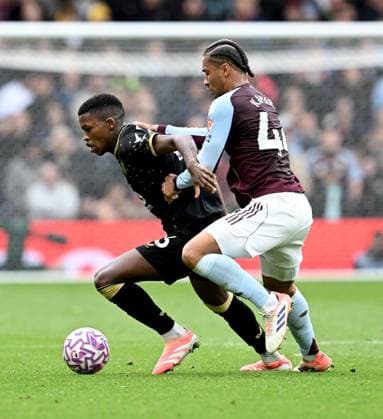 Florentino Luis of Burnley and Boubacar Kamara of Aston Villa Aston Villa v Burnley, Premier League, Football, Villa Park, Birmingham, UK - 05 Oct 2025Birmingham Villa Park United Kingdom EDITORIAL USE ONLY No use with unauthorised audio, video, data, fixture lists, club league logos or live services. Online in-match use limited to 120 images, no video emulation. No use in betting, games or single club league player publications. Copyright: xAnnaxGowthorpe Shutterstockx 15515860v