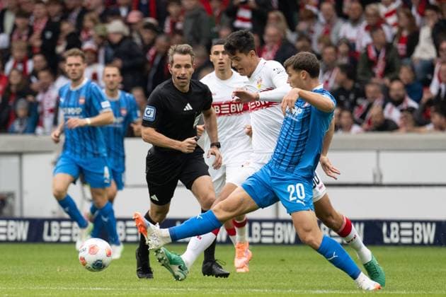 v li Chema Andreas VfB Stuttgart, 30 , Luca Kerber FC Heidenheim, 20 GER, VfB Stuttgart vs 1 FC Heidenheim, Football, Men, 1 Bundesliga, Matchday 6, Season 2025 2026, 05 10 2025, DFL DFB REGULATES PROHIBIT ANY USE OF PHOTOGRAPHS AS IMAGE SEQUENCES AND OR QUASI VIDEO, GER, VfB Stuttgart vs 1 FC Heidenheim, Football, Men, 1 Bundesliga, Matchday 6, Season 2025 2026, 05 10 2025 Stuttgart Copyright: xEibner-Pressefoto WolfgangxFrankx EP_WFK
