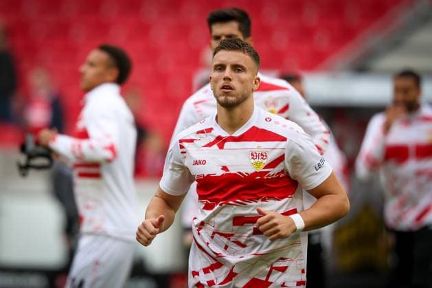 Ermedin Demirovic 9 VfB Stuttgart warm up, VfB Stuttgart vs 1 FC Heidenheim 1846, DFL, Bundesliga, Saison 2025 2026, MHP Arena, Hinrunde, 6 Spieltag, 05 10 2025 DFB regulations prohibit any use of photographs as image sequences and or quasi video Stuttgart Baden Wuerttemberg Germany Copyright: xkolbert-press MartinxAgüerax
