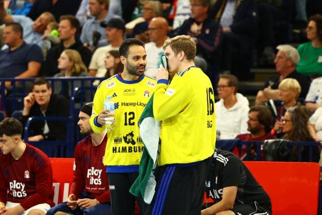 Handball I Men I Season 2025 2026 I Bundesliga I 7 Matchday I HSV Hamburg SC Magdeburg I 05 10 2025 Mohamed Essam Moustafa El Tayar 12, HSV Hamburg Robin Haug 16, HSV Hamburg Hamburg Barclaycard Arena Hamburg Germany Copyright: xLobeca RalfxHomburgx