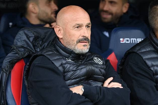 Vincenzo Italiano (Bologna Fc) portrait during Bologna FC vs Pisa SC, Italian soccer Serie A match in Bologna, Italy, October 05 2025  Copyright: xGianlucaxRicci IPAxSportx xipa-agency.netx xx IPA_66182716 IPA_Agency_IPA66182716