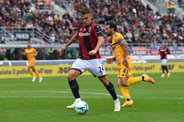 Thjis Dallinga (Bologna Fc) good chance during Bologna FC vs Pisa SC, Italian soccer Serie A match in Bologna, Italy, October 05 2025  Copyright: xGianlucaxRicci IPAxSportx xipa-agency.netx xx IPA_66182745 IPA_Agency_IPA66182745