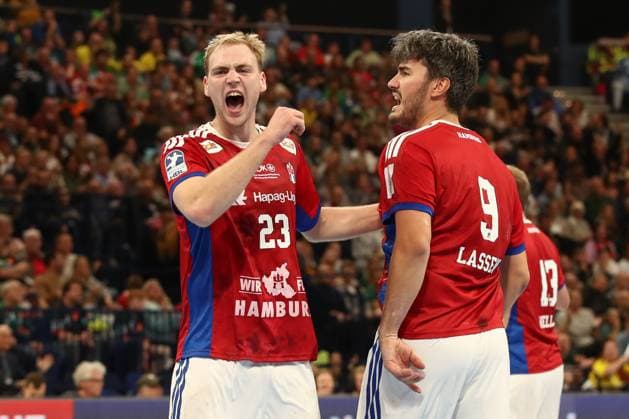 05 10 2025, xtgx, Handball Sport Verein SC Magdeburg v l Einar Olafsson Hamburg, 23 , Jacob Arenth Lassen Hamburg, 9 Jubel, Torjubel, jubelt ueber das Tor, celebrate the goal, celebration Hamburg