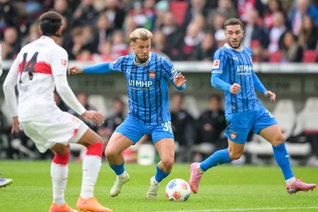 Soccer, 1 Bundesliga, 20251005, VfB Stuttgart 1 FC Heidenheim 1846 Pictured from l Luca JAQUEZ Stuttgart, 14 , Niklas DORSCH Heidenheim, 30 , Arijon IBRAHIMOVIC Heidenheim, 22 Stuttgart MHP Arena Baden Württemberg Germany Copyright: Passion2Press MarkusxFischerx
