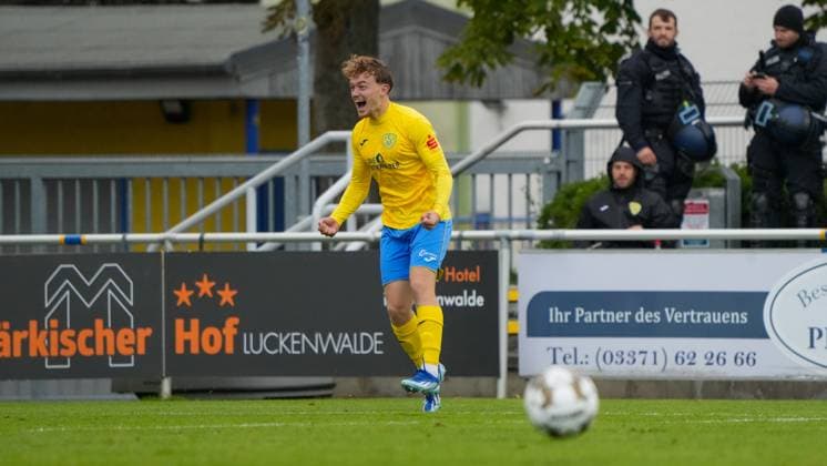 Soccer, Men, Season 2025 2026, Regionalliga Nordost, Matchday 11, FSV 63 Luckenwalde vs FC Carl Zeiss Jena, Saturday 05 10 2025, Werner Seelenbinder Stadion Luckenwalde, In the picture Remo Merke Luckenwalde celebrates his late goal to equalize 1 1 Brandenburg Germany