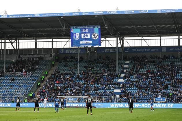 Final score 0 4 on the scoreboard 2 Soccer Bundesliga season 2025 2026 1 FC Magdeburg vs SV 07 Elversberg at the Avnet Arena in Magdeburg Action,Soccer,Man,Men,Germany,05 10 2025