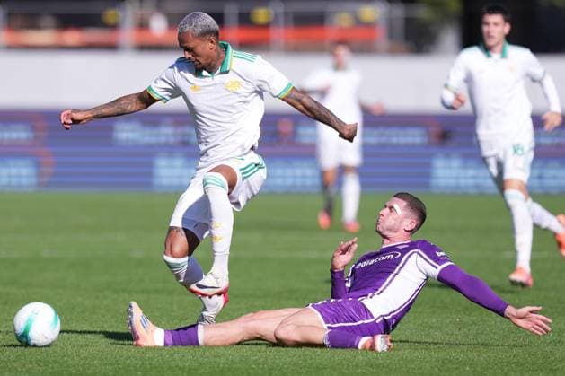 Fiorentina s Robin Gosens Roma™s Wesley during the Serie A EniLive soccer match between Fiorentina and Roma at the Artemio Franchi stadium in Florence, Italy - Sunday October 5, 2025 - Soccer ( Photo by Alfredo Falcone LaPresse )  Copyright: xAlfredoxFalcone LaPressex
