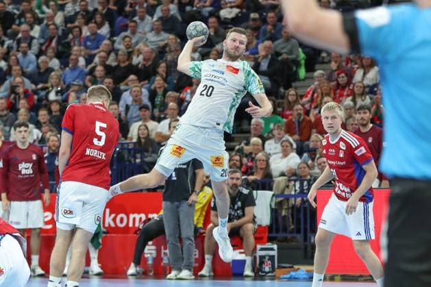 05 10 2025, xgox, Handball Daikin HBL, Handball Sport Verein Hamburg SC Magdeburg emspor, v l Philipp Weber Magdeburg, 20 wirft Tor, Torschuetze, erzielt Tor, Treffer, scores the goal Hamburg